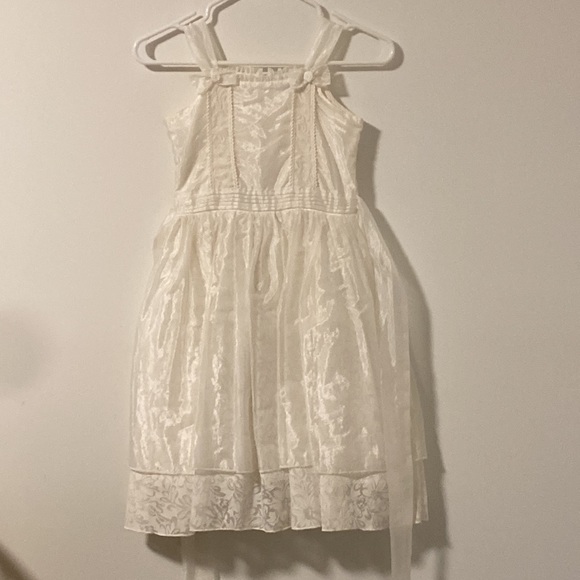 White Dress - Picture 1 of 2